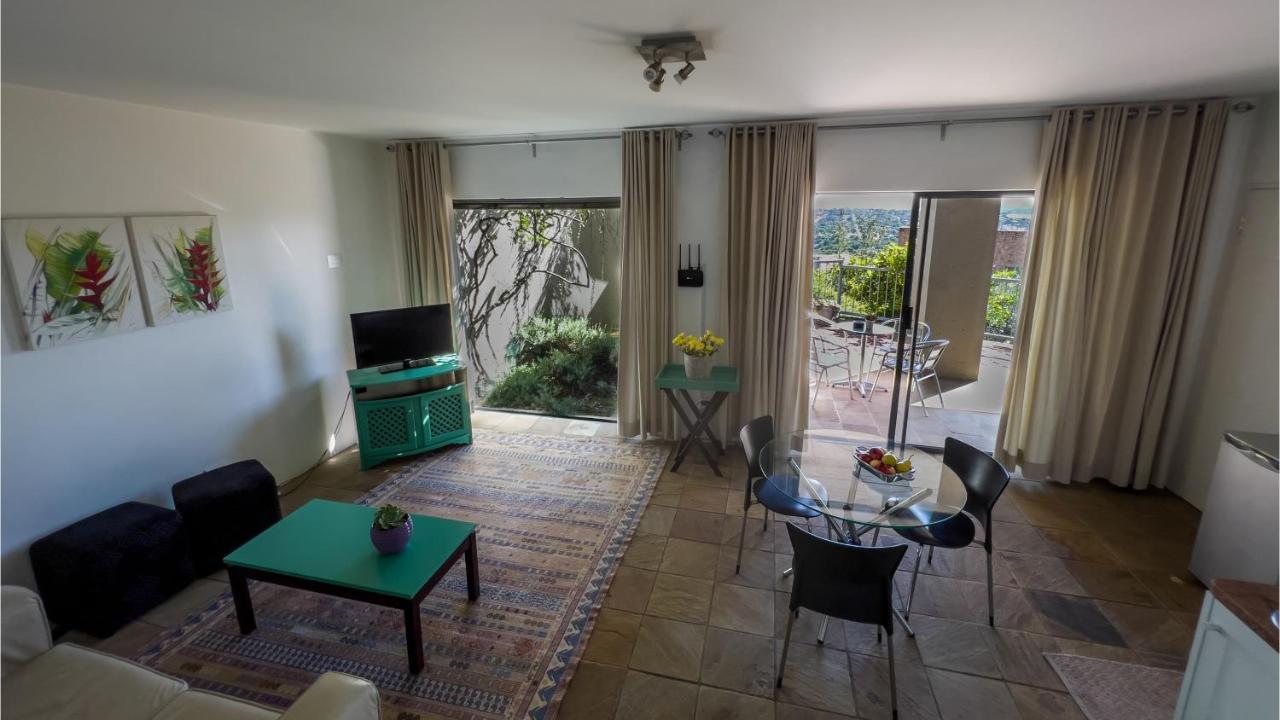 Orangerie Guest House Joanesburgo Exterior foto